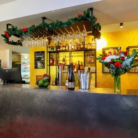 Snooze Hotel&pension 4*
