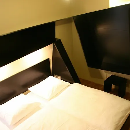 Snooze Hotel&pension 4*